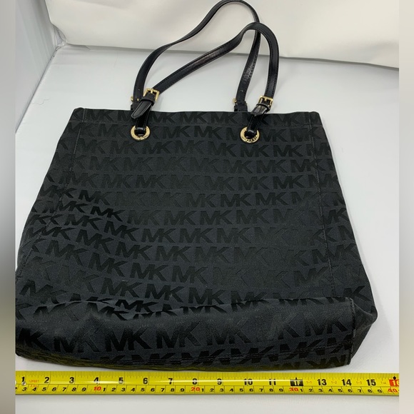 Michael Kors Monogram Black Bag - Picture 9 of 9